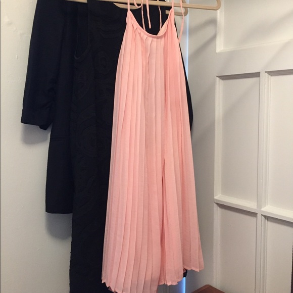 Tobi light pink backless + pleated cocktail dress - Picture 1 of 5